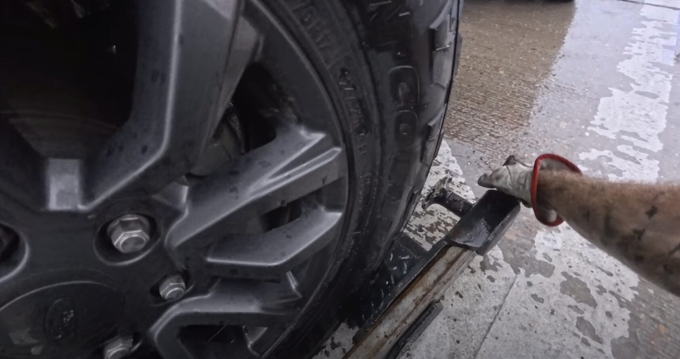 Heavy-duty towing equipment and winch system in Hollister, CA